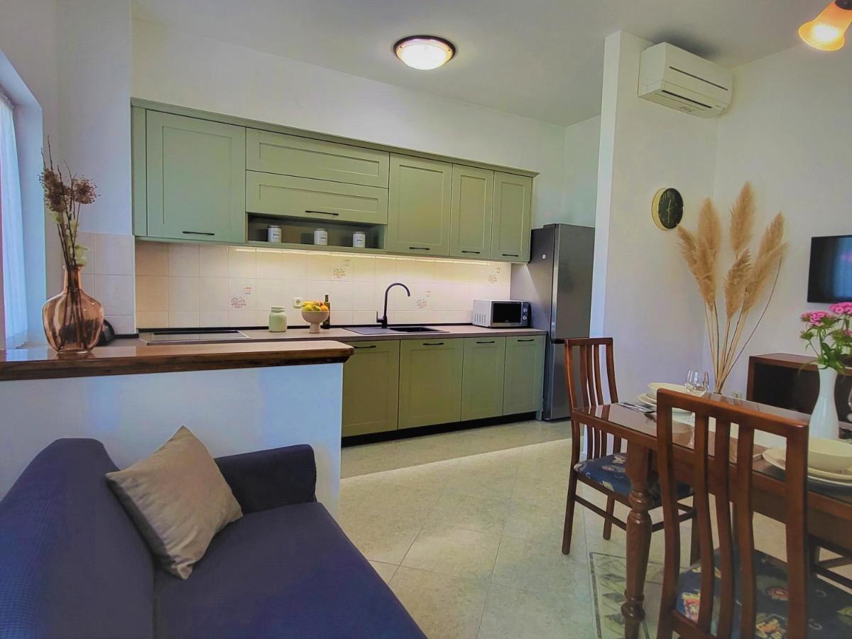 Cozy Apartment Mandula Vrsar Kültér fotó
